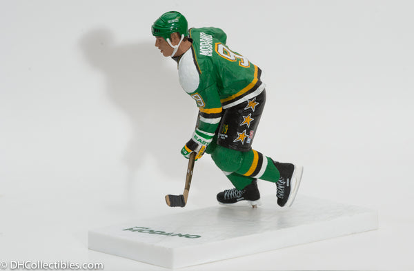 2005 McFarlane NHL Sports Picks Series 10 Mike Modano Minnesota North Stars Variant Green Jersey - Loose