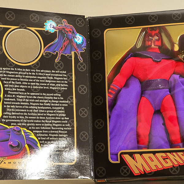 Marvel - Toy Biz - Famous Cover Series - X-Men Classics 8" Magneto Action Figure