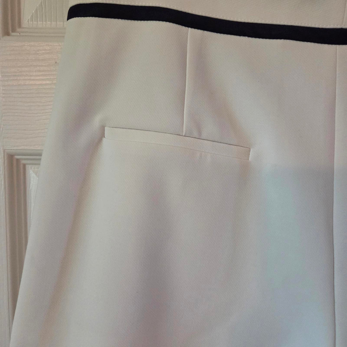 Alice and Olivia Esta Pleated Shorts - Size 14