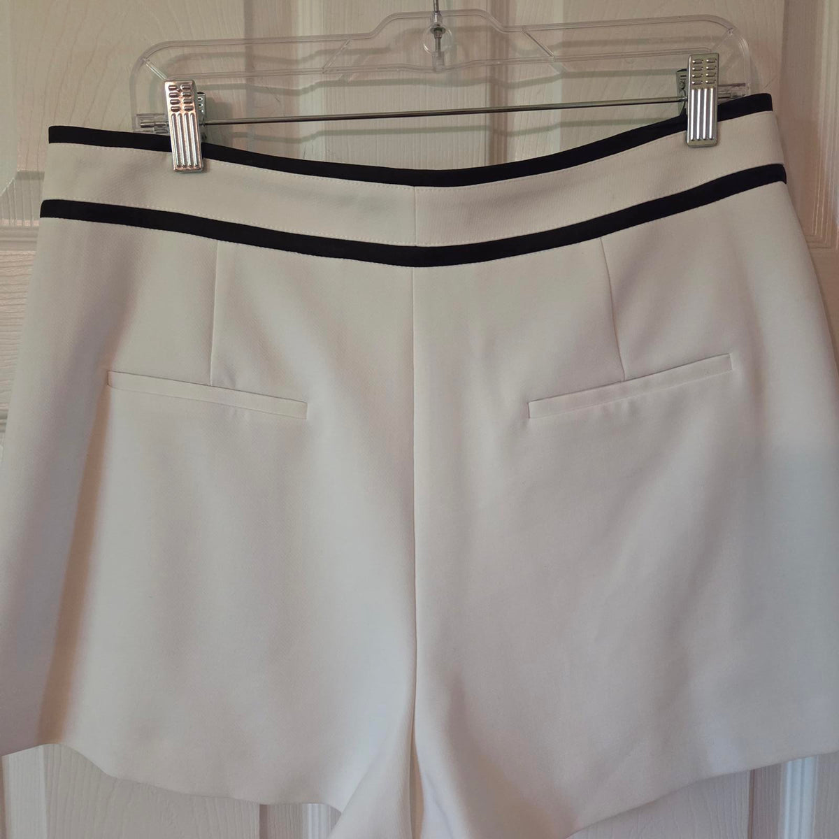 Alice and Olivia Esta Pleated Shorts - Size 14
