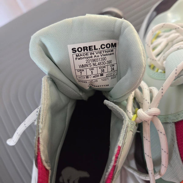 Sorel Women's Kinetic Breakthru Venture Mid Waterproof Shoe - Size 7