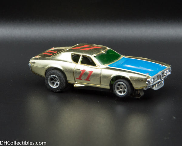 USED A/FX HO Gold w/ Blue # 11 Road Runner G-Plus Slot Car