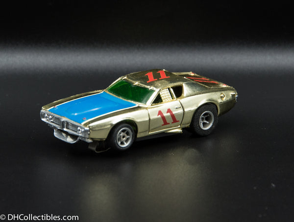 USED A/FX HO Gold w/ Blue # 11 Road Runner G-Plus Slot Car