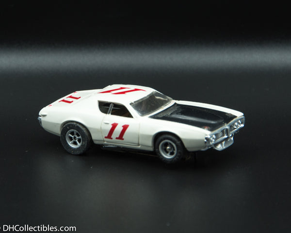 USED A/FX HO White w/ Black # 11 Road Runner Slot Car