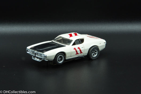 USED A/FX HO White w/ Black # 11 Road Runner Slot Car