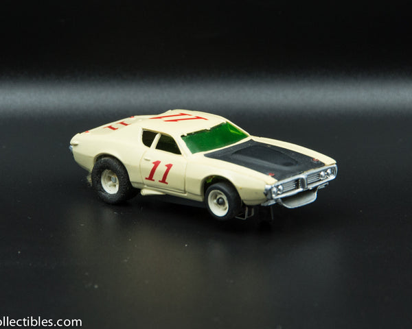 USED A/FX HO White w/ Black # 11 Road Runner Slot Car