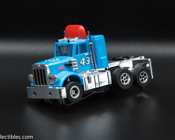 USED Round 2 HO Blue w/ Red Spoiler # 43 Peterbilt Slot Car
