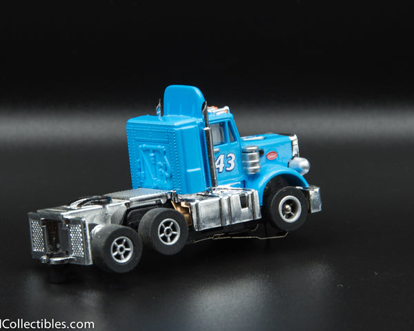 USED Round 2 HO Blue w/ Blue Spoiler # 43 Peterbilt Slot Car