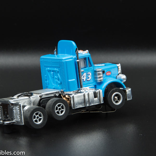 USED Round 2 HO Blue w/ Blue Spoiler # 43 Peterbilt Slot Car