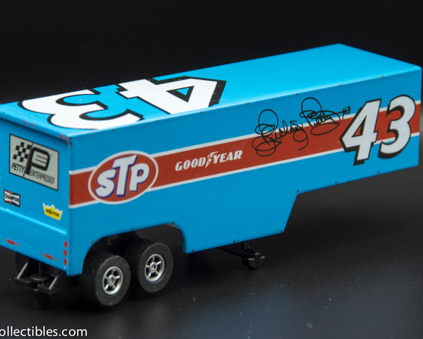 USED Round 2 HO Blue # 43 Semi Trailer Slot Car