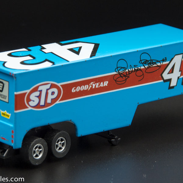 USED Round 2 HO Blue # 43 Semi Trailer Slot Car