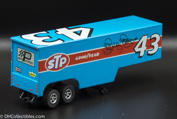 USED Round 2 HO Blue # 43 Semi Trailer Slot Car