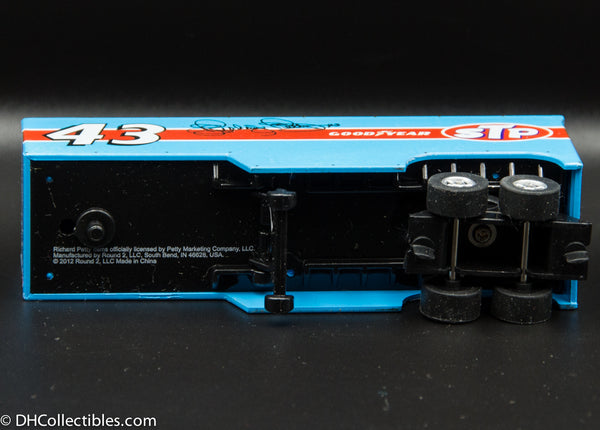USED Round 2 HO Blue # 43 Semi Trailer Slot Car