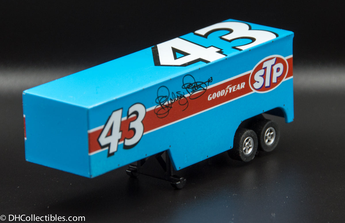 USED Round 2 HO Blue # 43 Semi Trailer Slot Car