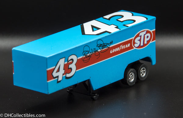 USED Round 2 HO Blue # 43 Semi Trailer Slot Car