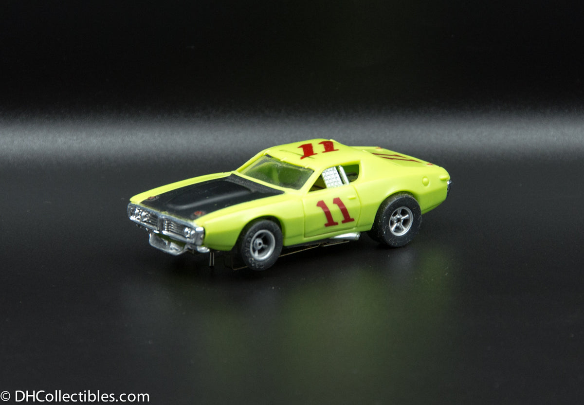 USED A/FX HO Lime w/ Black # 11 Road Runner Slot Car