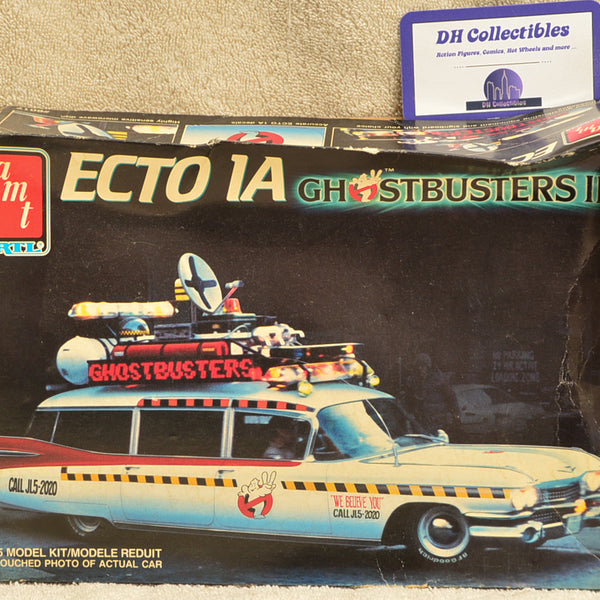 AMT / ERTL - 1970 1/2 - Ecto 1A Ghostbusters II - 1:25 Scale Model