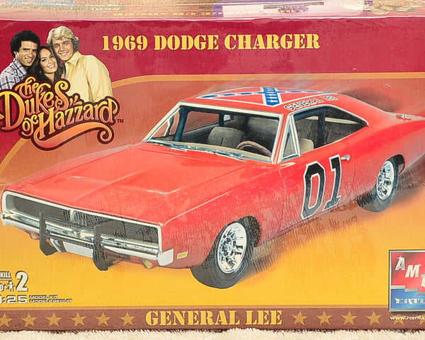 AMT ERTL Dukes of Hazzard Dodge Charger General Lee Plastic Model Kit 1:25 Scale