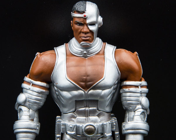 2008 DC Universe Cyborg Classics Wave 4  - Action Figure (includes Despero Right Arm)