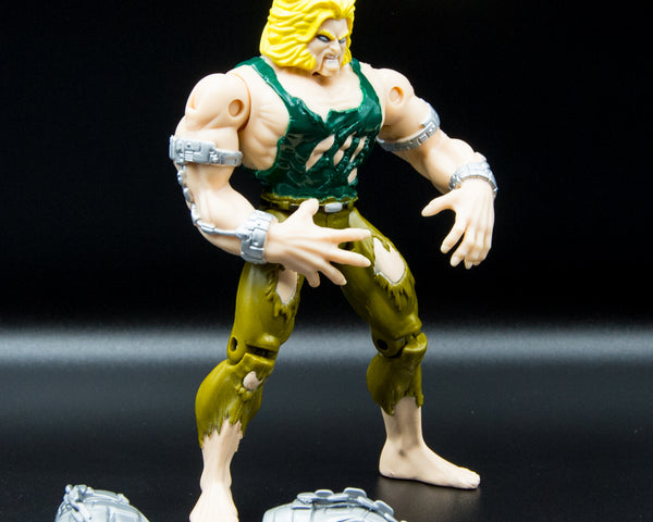 1995 Toy biz Marvel Comics X-Men Invasion Series Captive Sabretooth Action Figure- Loose