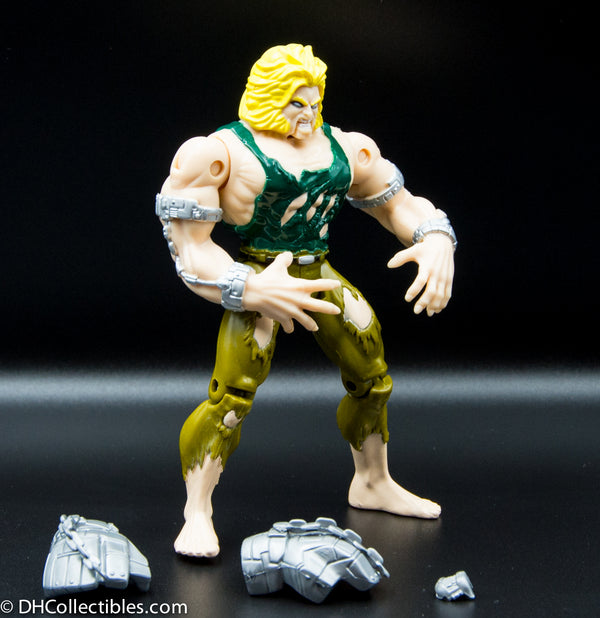 1995 Toy biz Marvel Comics X-Men Invasion Series Captive Sabretooth Action Figure- Loose