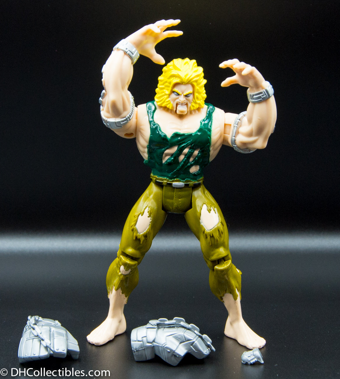 1995 Toy biz Marvel Comics X-Men Invasion Series Captive Sabretooth Action Figure- Loose