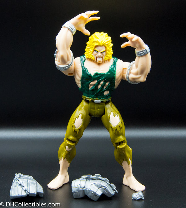 1995 Toy biz Marvel Comics X-Men Invasion Series Captive Sabretooth Action Figure- Loose