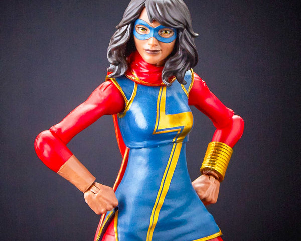 2016 Hasbro Marvel Legends Ms Marvel (Sandman BAF) Action Figure