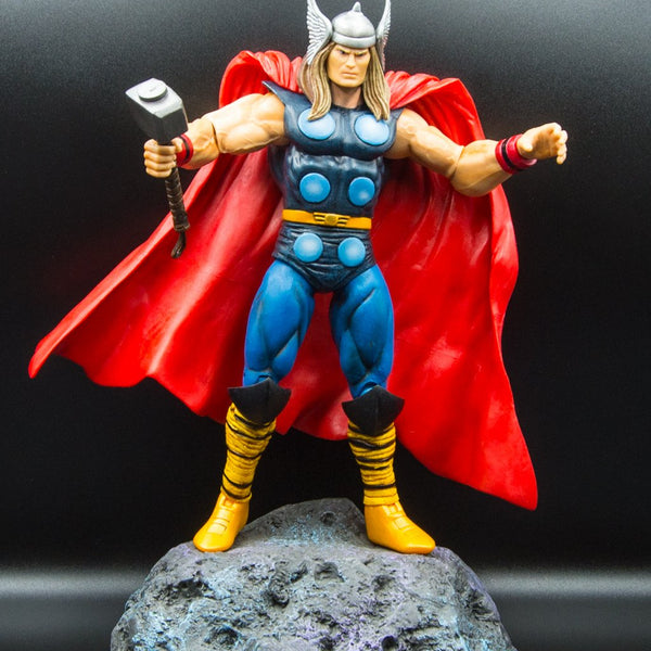 2018 Marvel Diamond Select Thor Classic 8"  Action Figure - Loose