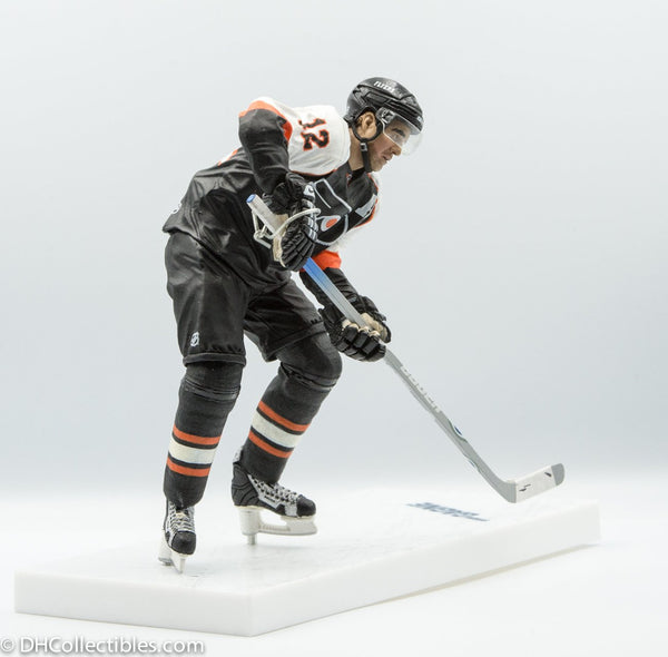 2007 McFarlane NHL Series 16 Philadelphia Flyers Simon Gagne Black Jersey - Loose