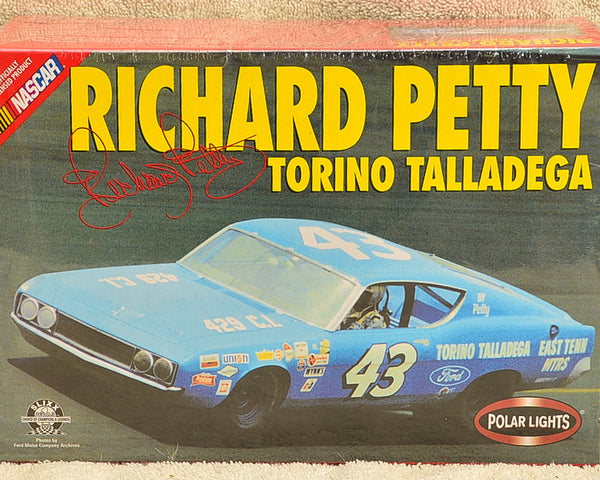 Polar Lights  Richard Petty's Torino Talladega  Plastic Model Kit 1:25 Scale
