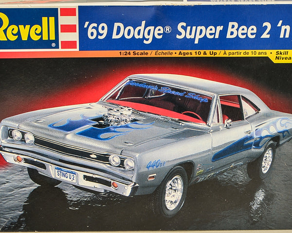 Revell '69 Dodge Super Bee 2 n 1 Plastic Model Kit 1:25 Scale