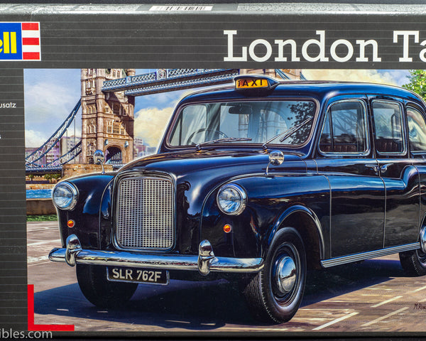 2011 Revell Austin FX4 London Taxi  #07093 1:24 Scale  - Model Kit