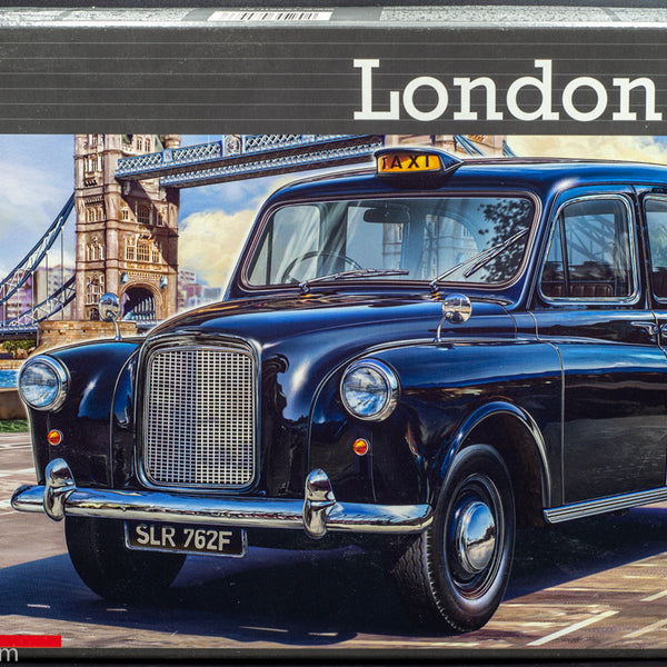 2011 Revell Austin FX4 London Taxi  #07093 1:24 Scale  - Model Kit