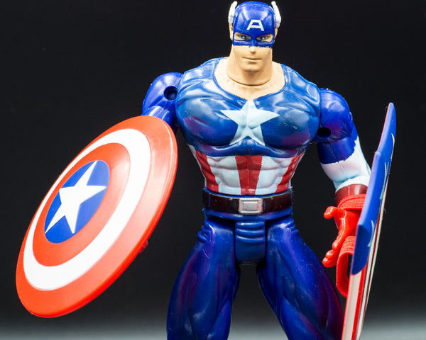 1999 Toy Biz Marvel vs Capcom Captain America Action Figure - Loose