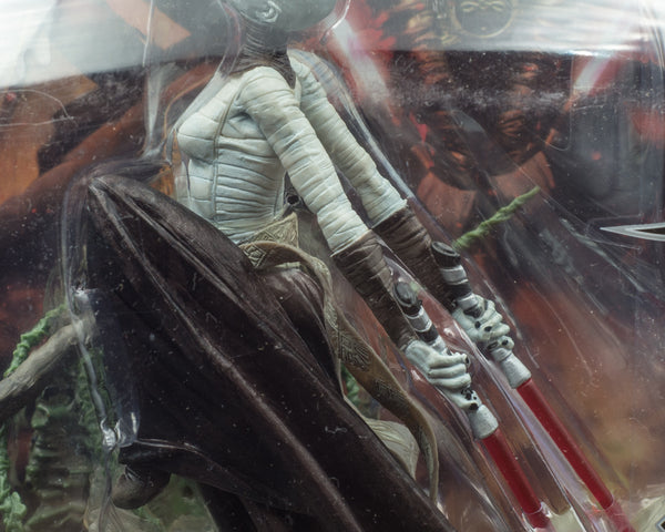 2005 Star Wars Revenge of the Sith Unleashed: Asajj Ventress - Action Figure