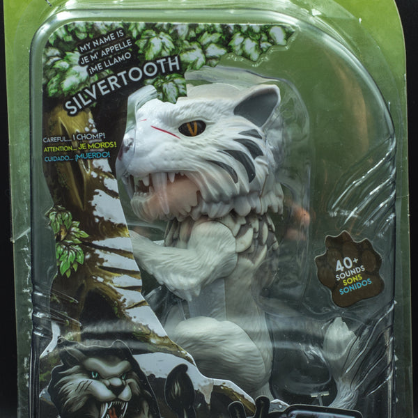 WooWee Untamed Sabretooth Tiger Silvertooth Fingerling