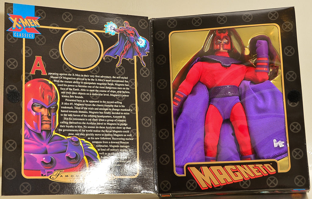 Marvel - Toy Biz - Famous Cover Series - X-Men Classics 8" Magneto Action Figure