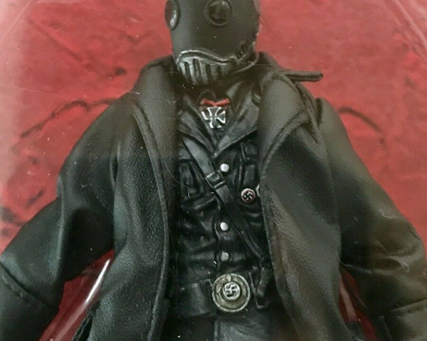 2004 Mezco Hellboy 1.5 Series Officer Kroenen Vintage Action Figure